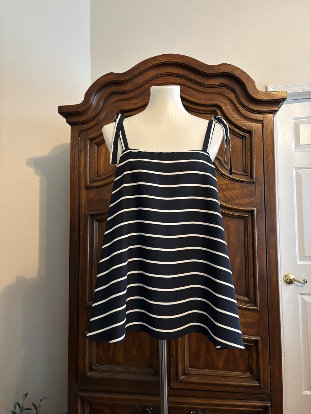 Banana Republic tie strap loose fit tank top